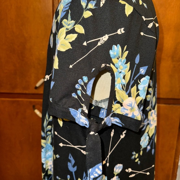 Vibe 2x Top - Picture 2 of 3